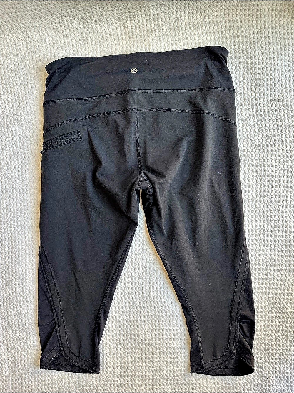 Lululemon Sharp Turns Crop 17" Black Leggings Size 8